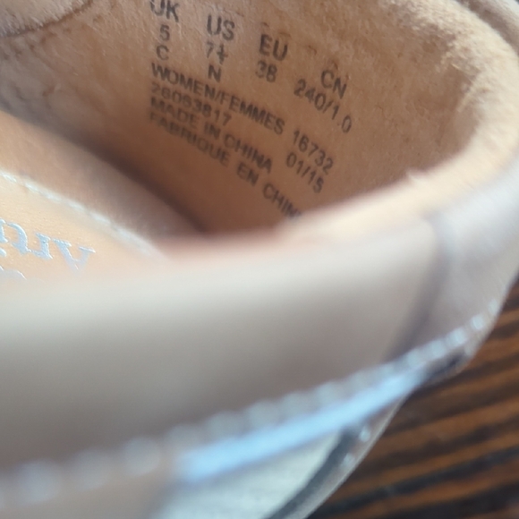 Like New Clark Suede Leather Tan Extra Light Loafers - Picture 9 of 10